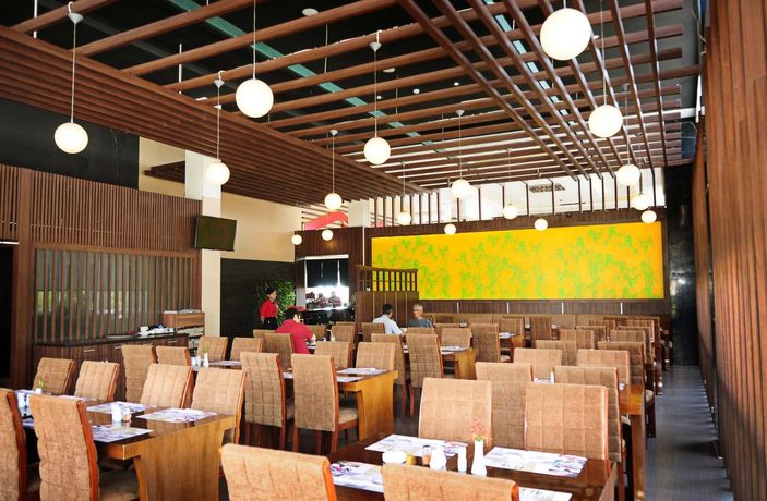 Imagen del bar/restaurante del Hotel Asialink Premier Karawang. Foto 4
