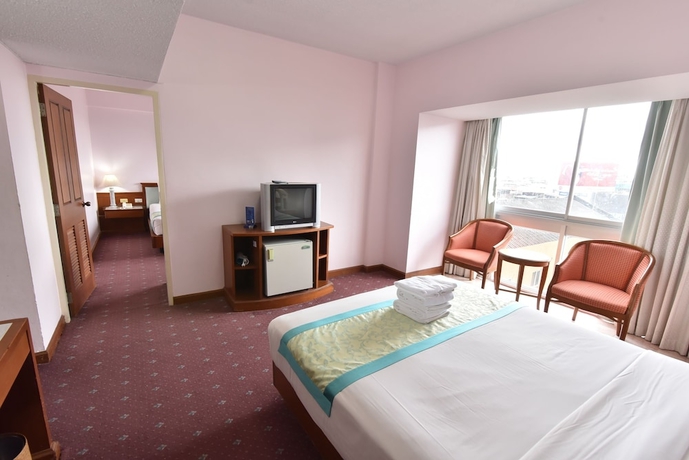 Imagen de la habitación del Hotel Asian Hatyai. Foto 3