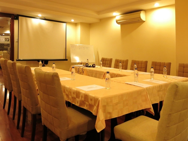 Imagen de los interiores del Hotel Asian Ruby Park View. Foto 14