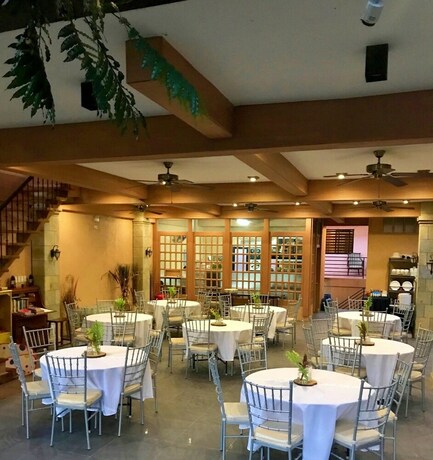 Imagen del bar/restaurante del Hotel Asian Village Tagaytay. Foto 21