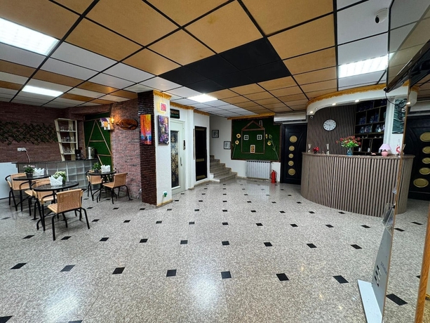 Imagen de los interiores del Hotel Asil. Foto 13