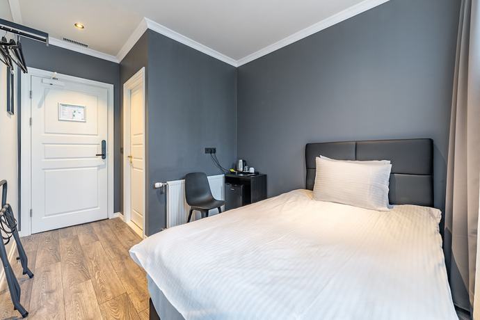 Imagen de la habitación del Hotel Aska. Foto 15