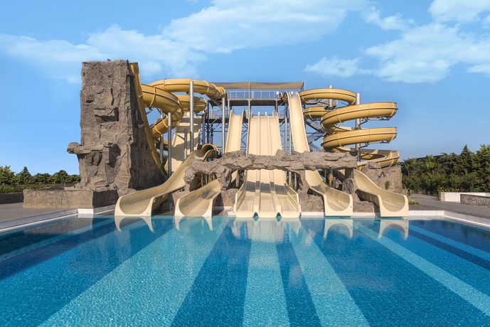 Imagen de la piscina del Hotel Aska Lara Resort and Spa. Foto 6