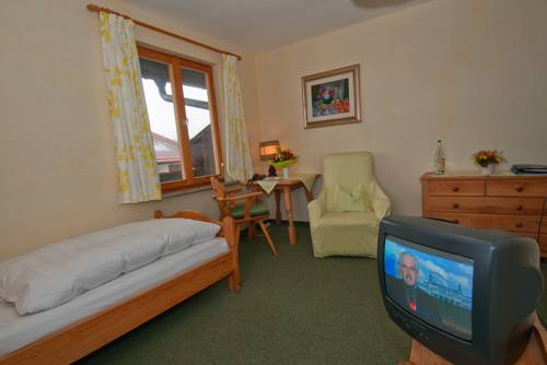 Imagen de la habitación del Hotel Askania, Bad Wiessee. Foto 14