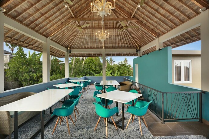 Imagen del bar/restaurante del Hotel Askara Canggu Townhouse. Foto 15