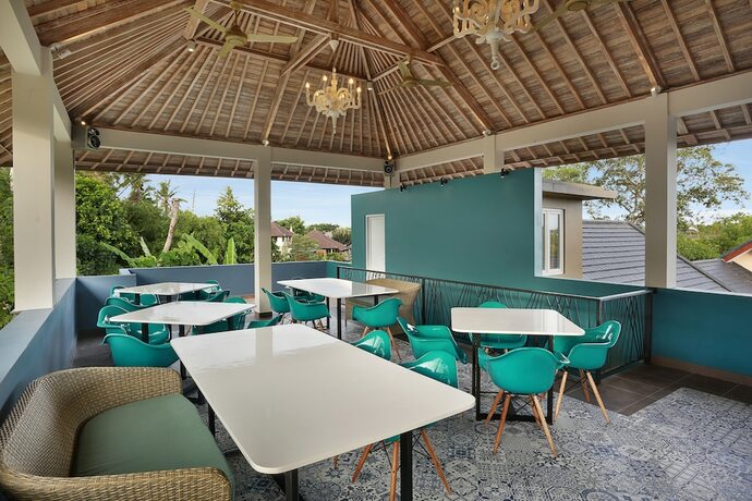 Imagen del bar/restaurante del Hotel Askara Canggu Townhouse. Foto 16