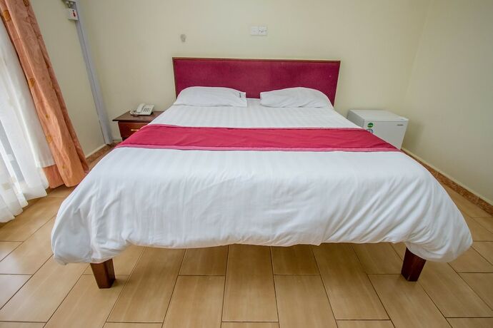 Imagen de la habitación del Hotel Askay Suites. Foto 18