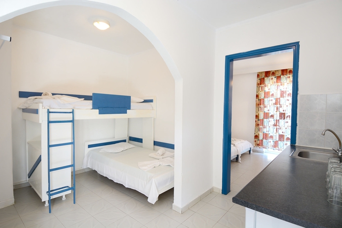 Imagen de la habitación del Hotel Aslanis Village. Foto 4