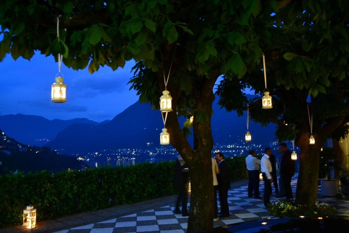 Imagen de los exteriores del Hotel Asnigo. Foto 9