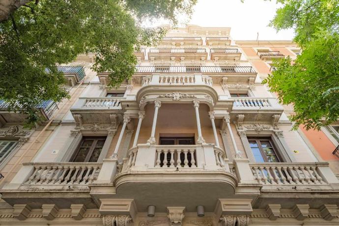 Imagen de los exteriores del Hotel Aspasios Market Balconies. Foto 8