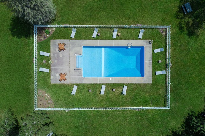 Imagen de la piscina del Hotel Aspen At Manchester. Foto 17