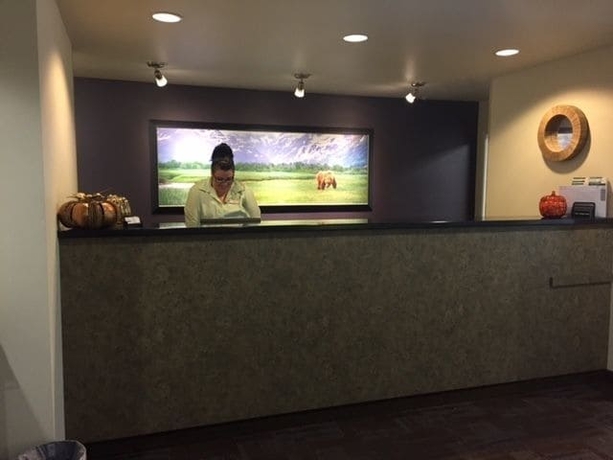 Imagen de los interiores del Hotel Aspen Extended Stay Suites Kenai. Foto 16