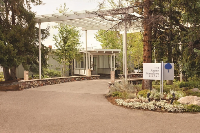 Imagen de los exteriores del Hotel Aspen Meadows Resort. Foto 7