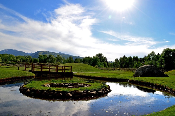 Imagen de los exteriores del Hotel Aspen Meadows Resort. Foto 10