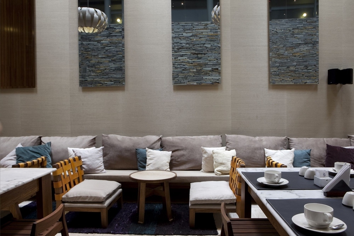 Imagen del bar/restaurante del Hotel Aspen Square. Foto 4