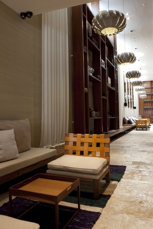 Imagen de los interiores del Hotel Aspen Square. Foto 10