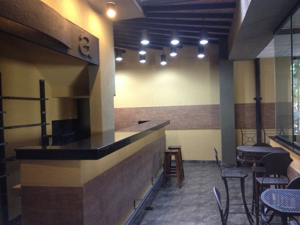 Imagen del bar/restaurante del Hotel Aspen and Apart. Foto 4