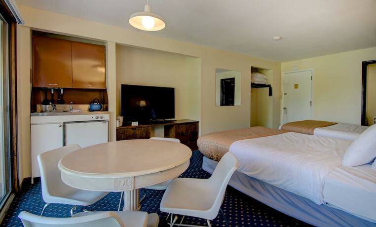 Imagen de la habitación del Hotel Aspinquid Resort. Foto 11