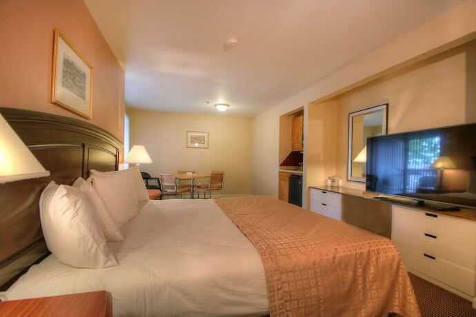 Imagen de la habitación del Hotel Aspinquid Resort. Foto 15