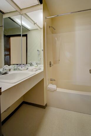 Imagen de la habitación del Hotel Aspinquid Resort. Foto 16