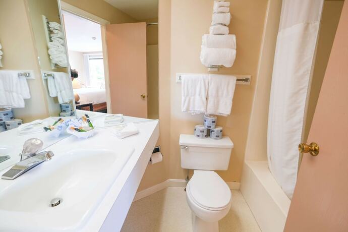 Imagen de la habitación del Hotel Aspinquid Resort. Foto 20