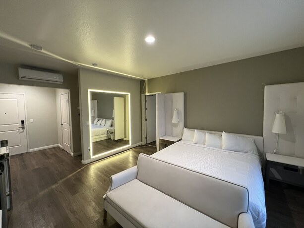 Imagen general del Hotel Aspire Inn and Suites Orange. Foto 8