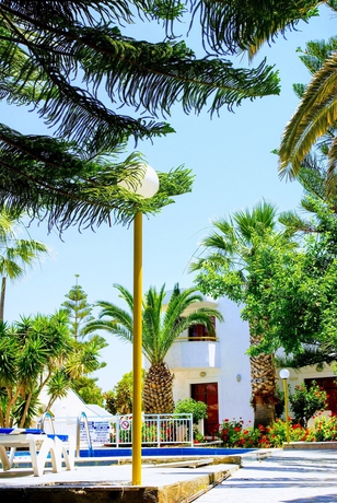 Imagen de la piscina del Hotel Aspro. Foto 12