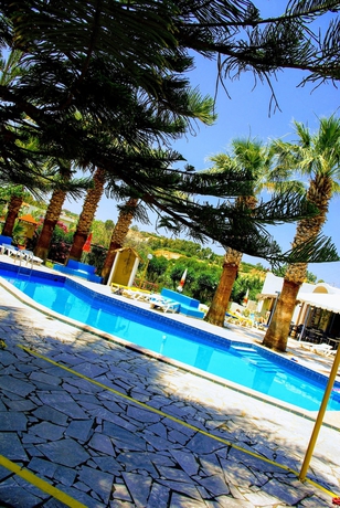 Imagen de la piscina del Hotel Aspro. Foto 13