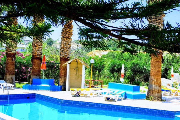 Imagen de la piscina del Hotel Aspro. Foto 16