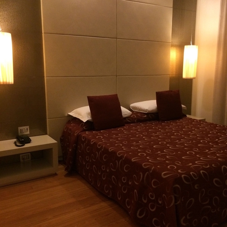 Imagen de la habitación del Hotel Aspromonte. Foto 11