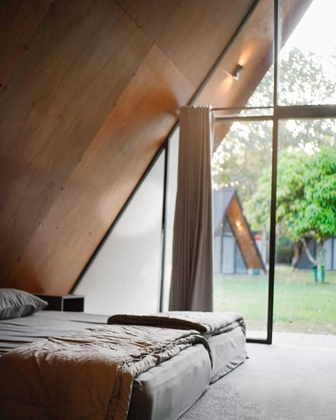 Imagen de la habitación del Hotel Asram Edupark. Foto 5