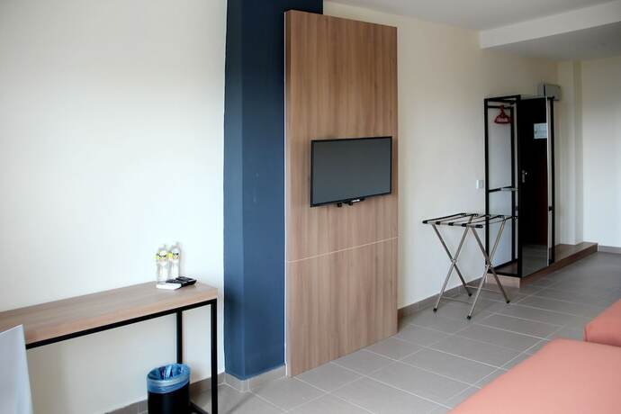 Imagen de la habitación del Hotel Asrc. Foto 16