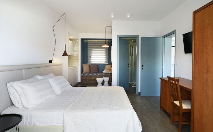 Imagen de la habitación del Hotel Assano Sea Front Luxury. Foto 13
