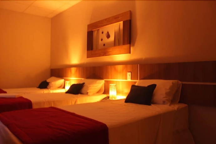 Imagen de la habitación del Hotel Assay Plaza. Foto 4