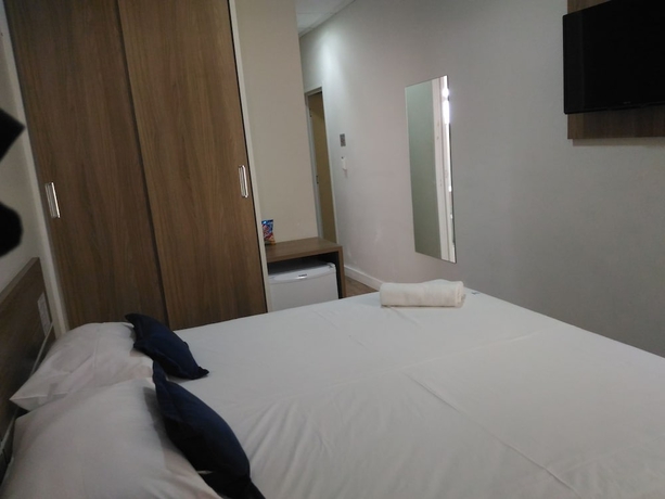 Imagen de la habitación del Hotel Assay Plaza. Foto 6