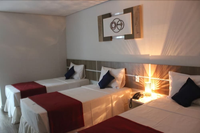 Imagen de la habitación del Hotel Assay Plaza. Foto 14