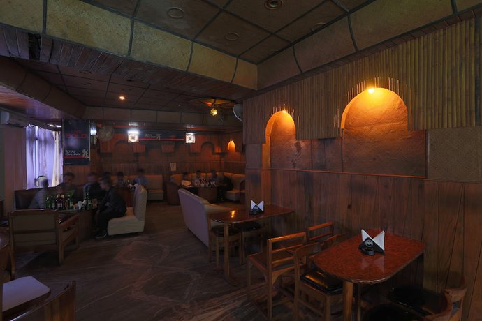 Imagen del bar/restaurante del Hotel Assembly, Shillong. Foto 5