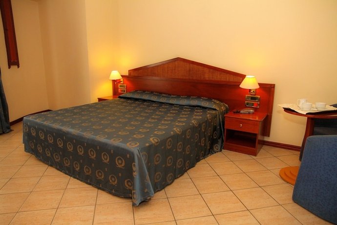 Imagen de la habitación del Hotel Assinos Palace. Foto 7