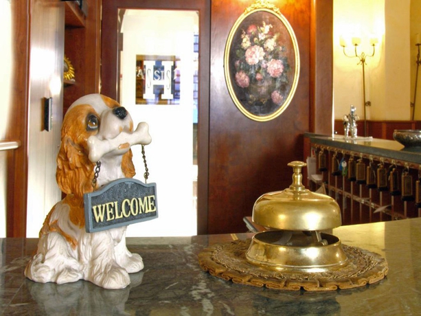 Imagen de los interiores del Hotel Assisi. Foto 14