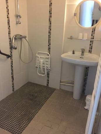 Imagen de la habitación del Hotel Association Villa Saint Camille. Foto 6