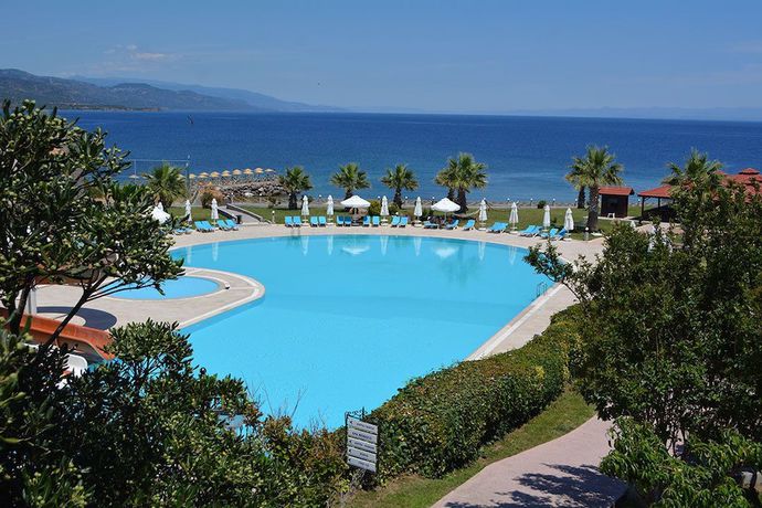 Imagen de la piscina del Hotel Assos Dove Resort And Spa. Foto 16