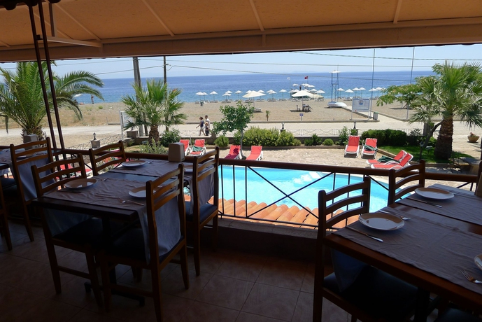 Imagen del bar/restaurante del Hotel Assos Eden Beach. Foto 4