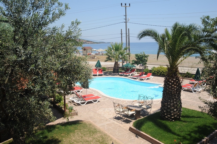 Imagen de la piscina del Hotel Assos Eden Beach. Foto 15