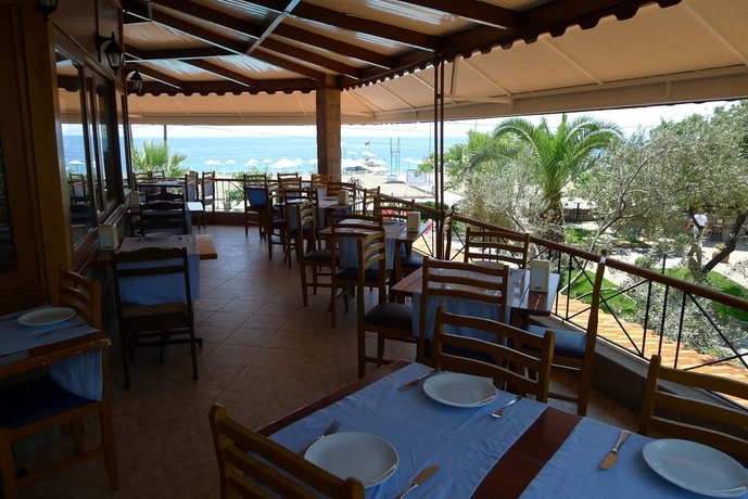 Imagen del bar/restaurante del Hotel Assos Eden Beach. Foto 6