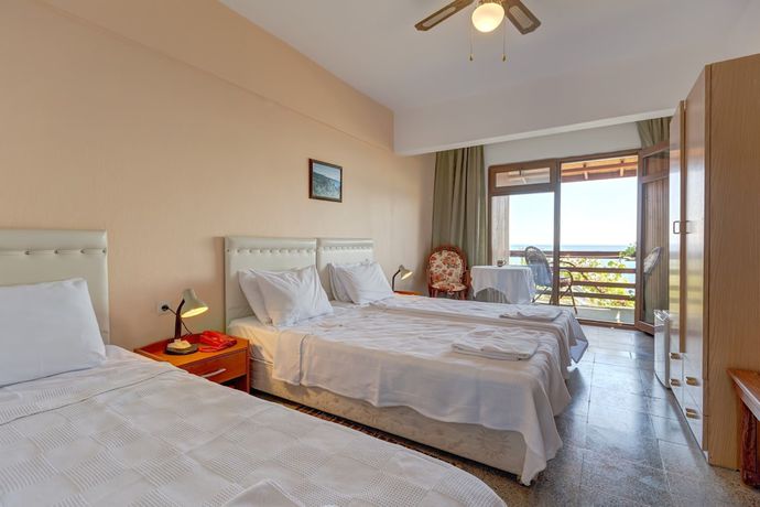 Imagen de la habitación del Hotel Assos Terrace. Foto 6