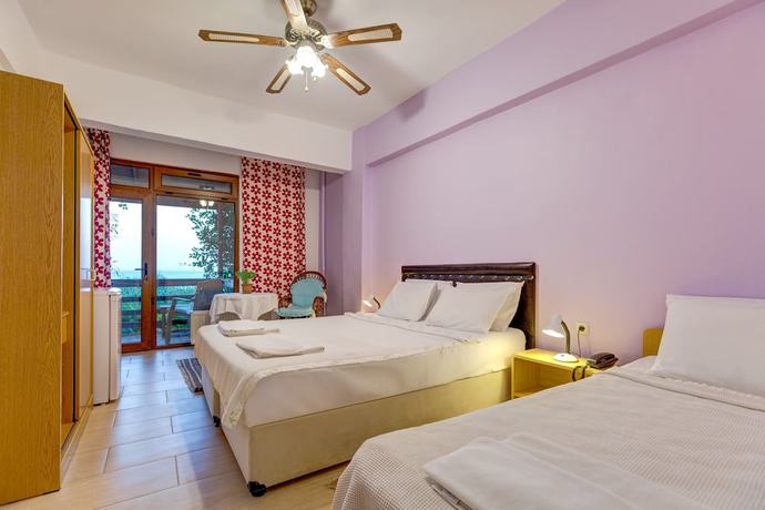 Imagen de la habitación del Hotel Assos Terrace. Foto 10