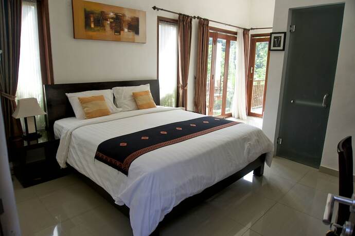 Imagen de la habitación del Hotel Astana Swaha Villa. Foto 20