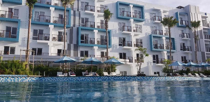 Imagen de la piscina del Hotel Astara Hotel Balikpapan. Foto 19