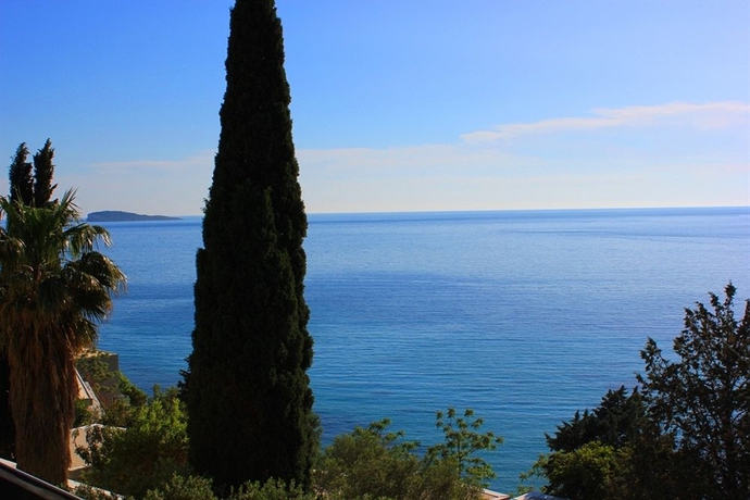 Imagen de los exteriores del Hotel Astarea. Foto 12