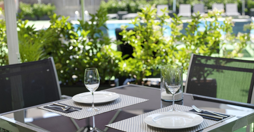 Imagen del bar/restaurante del Hotel Astari. Foto 7